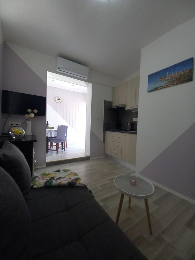 Appartamento Apartman Maja Kaštela Esterno foto
